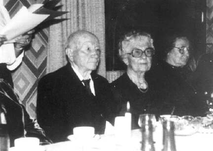 041 1003 Herr Saat mit seiner Frau nach dem 2 Weltkrieg