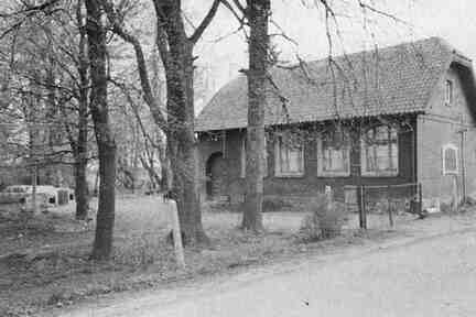 041 1013 Das Schulhaus in Irglacken 1995