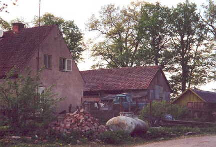 043 1005 Das Dorf Kallehnen heute Aufnahme Helmut Orbeck im Mai 2002