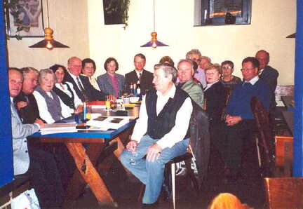 030 1003 Ganz links Helmut Orbeck Daneben Dr Siegfried Grashoff Liesbeth Urban Frau Rehberg Fritz Dannenberg und Frau und das Ehepaar Pape