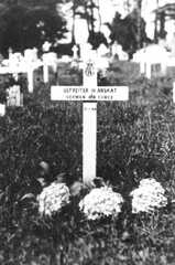 047 0011 Das Grab des Heinz Bagdahn in England Er fiel am 21 1 1944