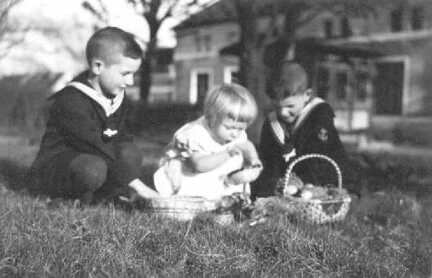 050 0040 Guenter Jutta und Erhard John haben Ostereier gefunden