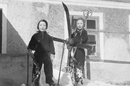 050 0050 Harald und Jutta John im Schnee im Maerz 1940