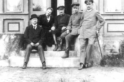 054 0012 Familie Wander hier noch in Moritzkehmen spaeter in Kortmedien Im Bild Ehepaar Albert und Marie Theodor Gert und Heinrich