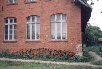 054 1012 Teilansicht der Schule