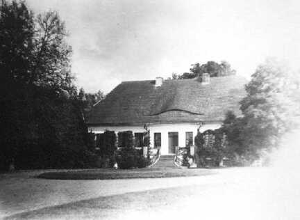 056 0013 Das Gutshaus Gross Kuglack von der Vorderseite