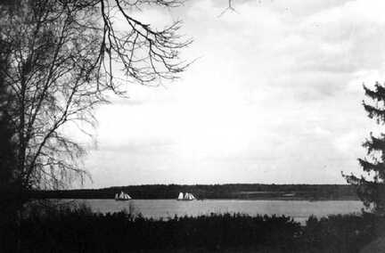 056 0024 Blick vom Gutshaus ueber den Park zu den ueberschwemmten Deimewiesen