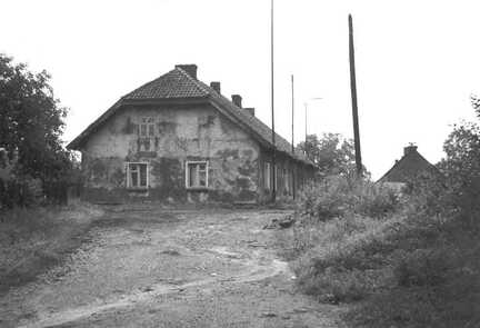 056 1001 Das graue Haus in Kuglack Mitte der neunziger Jahre