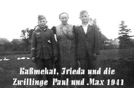 057 0030 Frieda Kassmekat mit den Zwillingen Paul und Max