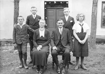057 0042 Ortsteil Neu Ilischken Familie Ewald und Anna Marks mit ihren Kindern Hans Walter Alfred und Margarethe