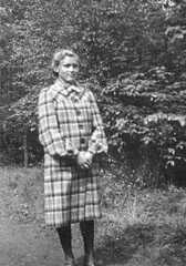 057 0054 Foto aus dem Nachlass der Frau Maria Koos geb Stolzenberg aus Bienenberg Auf dem Bild Gretel