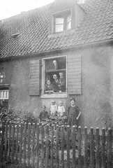 057 0060 Foto aus dem Nachlass der Frau Maria Koos geb Stolzenberg aus Bienenberg Familie Dangeleit