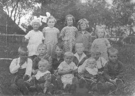 057 0075 Kinder aus Kuglacken