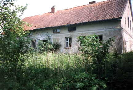 058 1004 Das Wohnhaus Gutzeit von der Gartenseite am 26 05 1992