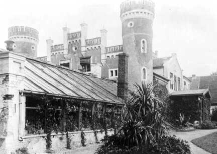059 0055 Das Herrenhaus erbaut im Jahre 1865