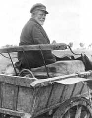 062 0004 Altbauer Heinrich Marquardt mit dem Einspaenner Kutschwagen auf Einkaufstour