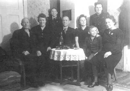 062 0019 Im Wohnzimmer des Bauern Fritz Neumann
