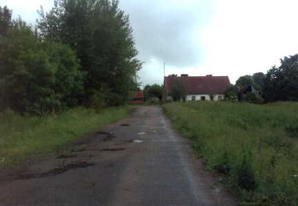062 1002 Ortseingang Lindendorf aus Richtung Wehlau kommend Im Bild das Haus Nr 116 im Jahre 2003