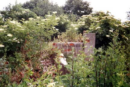 062 1008 Die Reste des Wohnhauses der Familien Ernst Neumann und Adolf Thimm im Jahre 2003