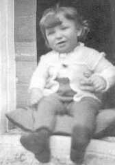 064 0005 Juergen Thoms ca 1942 in Moptau