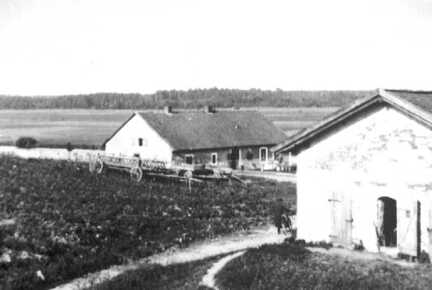 065 0024 Hof Walter Neumann im Jahre 1938 Blick ueber die Deime Im Hintergrund der Forst Leipen