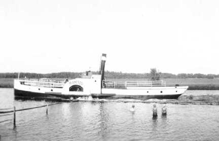 065 0033 Schlepper Manfred auf der Deime bei Gross Schleuse im Jahre 1930