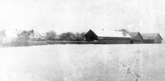 066 0001 Grundstueck Otto Braun in Nalegau Wohnhaus Kuhstall Pferdestall und Scheunen ca 1935