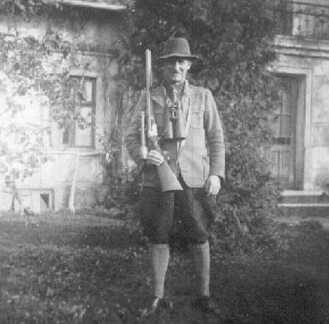 066 0005 Otto Braun im Garten