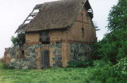 066 1001 Der Rest vom Anwesen Otto Braun in Nalegau im Jahre 1999