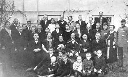 067 0001 Neuendorf 1924 Eiserne Hochzeit des Ehepaares Meier mit Pfarrer Saenger aus Koenigsberg