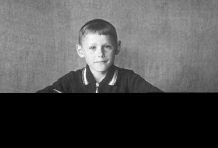 067 0032 Karl Heinz Tobien aus der Waldsiedlung Lieblacken am Tage der Einschulung 1935 in die Volksschule Grossudertal