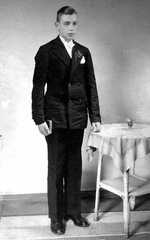 067 0057 Erich Lau am Tage seiner Konfirmation im Jahre 1939