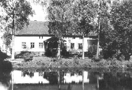 069 0022 Wohnhaus des Molkereibesitzers Soll mit Garten und Teich