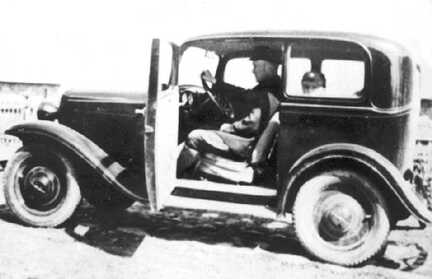 070 0003 Vater Ernst Hinz und Sohn Reinhold im Opel P 4 im Jahre 1938 in Kawernicken