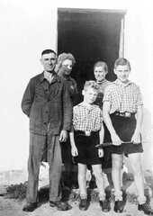 070 0018 Die Familie Glahn Parnehnen