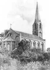 071 0002 Die Pfarrkirche in Paterswalde Ansicht von der Dorfstrasse