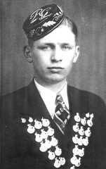 071 0016 Reinhold Lilienthal nach der Abitur Pruefung im Jahre 1936