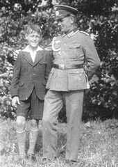 071 0056 Willi Wegner mit seinem Sohn Gerhard 1941