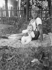 071 0144 Alfred Kleist mit Schwester Waltraut im Jahre 1936