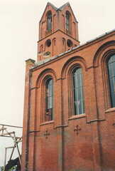 071 1001 Die Kirche mit dem verkuerzten Turm