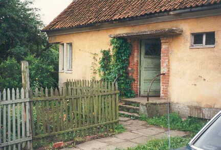 071 1006 Das Wohnhaus der Familie Ewert in Paterswalde im Juni 1995