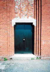 071 1102 Das neue Tor der Paterswalder Kirche im Juli 2003