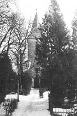 073 0006 Die Petersdorfer Kirche Blick von der Strasse auf den Turm