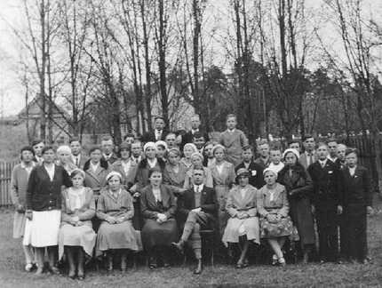 073 0024 Gruppenbild mit Pfarrer Krivat