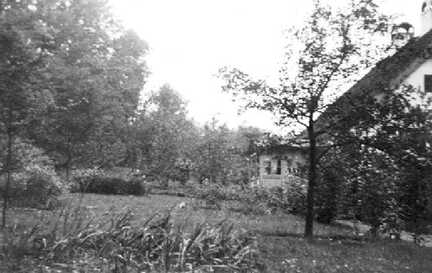 073 0033 Der Garten des Pfarrhauses in Petersdorf