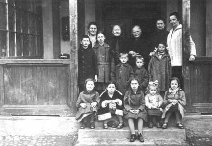 074 0010 Hof Lemcke Pettkuhnen Kinder waren immer gern gesehene Gaeste