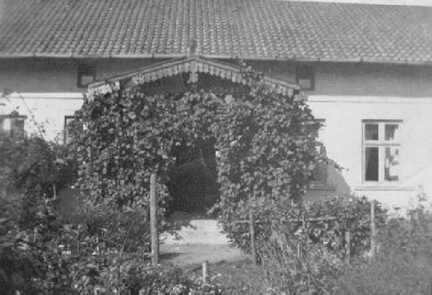 075 0025 Dettmitten Teilansicht vom Wohnhaus August Heinrich