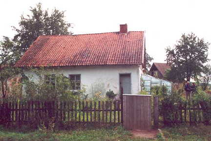075 1008 Restwohnhaus Eggert Henke Im Hintergrund ein Teil des alten Stalles