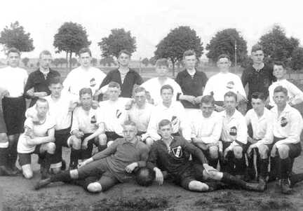 076 0024 Die Fussballmannschaft von Plibischken