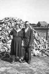 077 1005 Johannes und Gertrud Jodeit etw 1957